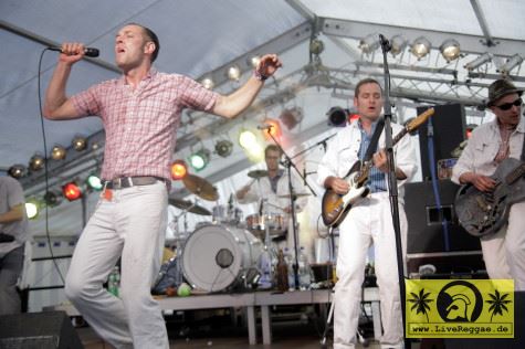 Rolando Random & The Young Soul Rebels (D)